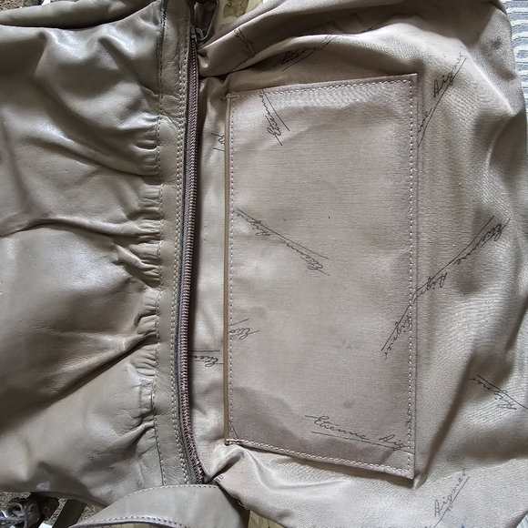 1980s Etienne Aigner Taupe Vintage Shoulder Bag - Picture 6 of 12